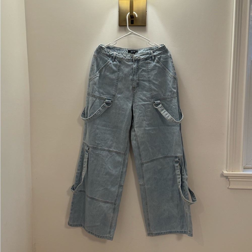 Very nice MISSGUIDED wide leg light blue wash jeans super cute
